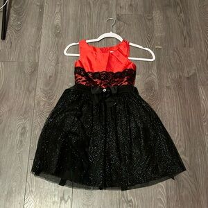 🌻🌻Size medium Girls Sparkly Party Dress